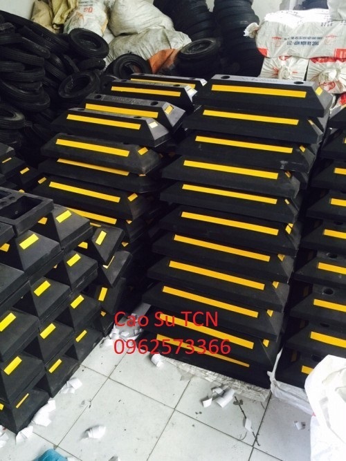 Cao Su chặn lùi xe 560